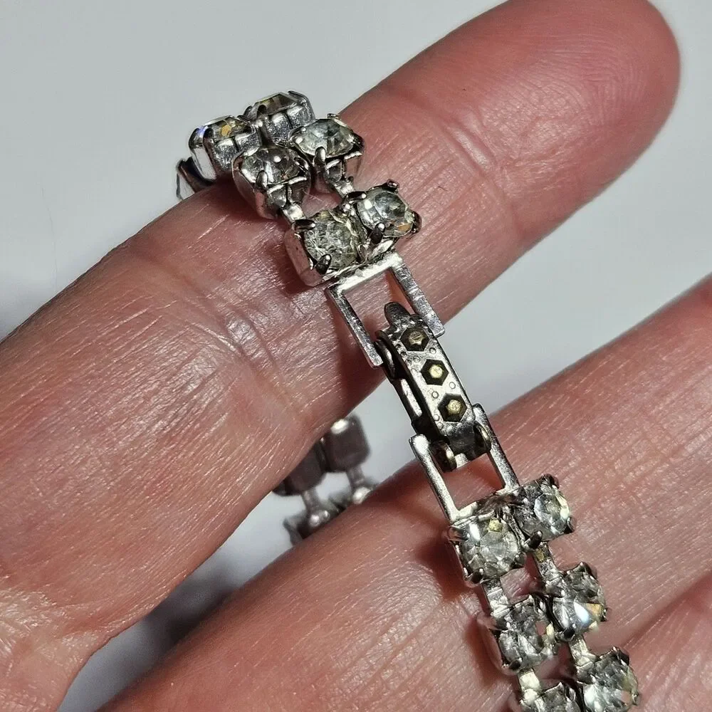 Silver Tone Vintage Clear Rhinestone Bracelet 6.75